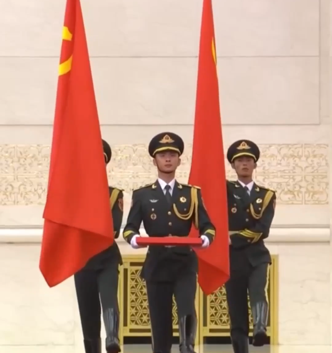 “七一勋章”映照初心使命